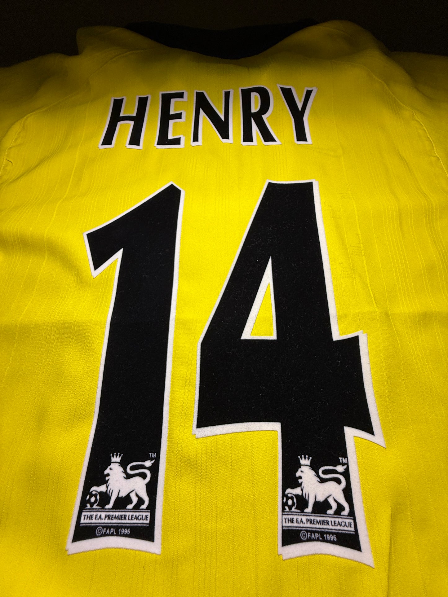 Arsenal 2003-04 Henry Away Kit (S)
