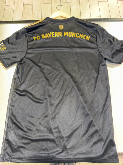 Bayern 2021/2022 Away Jersey (M)