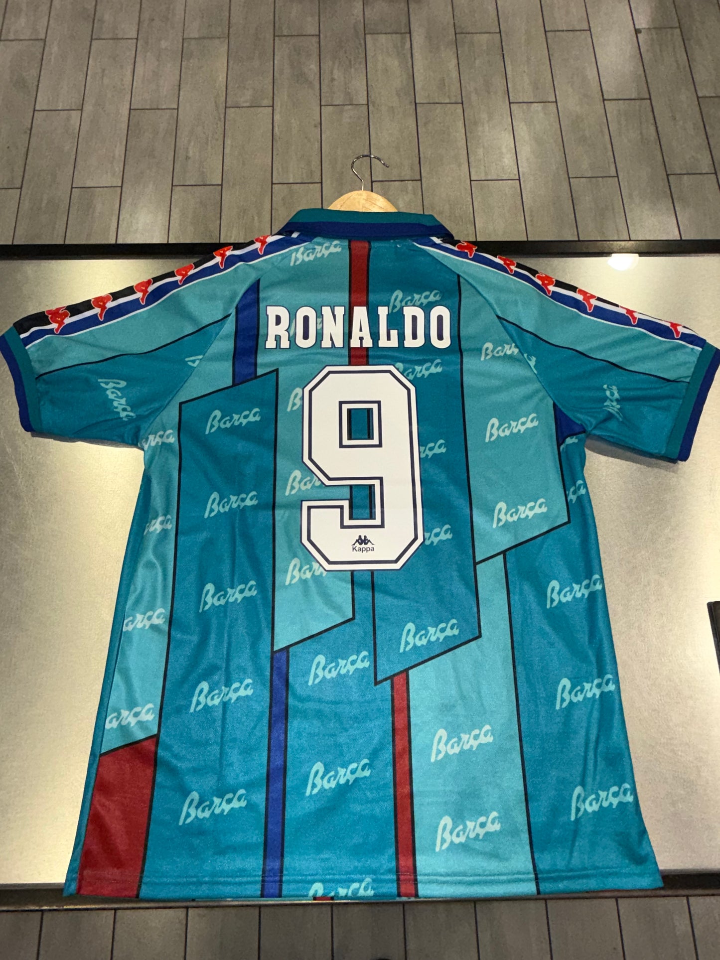 Barcelona 1995/1997 Away Jersey (L) Ronaldo #9
