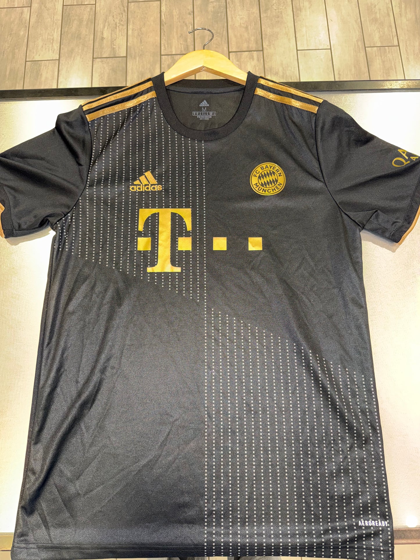 Bayern 2021/2022 Away Jersey (M)